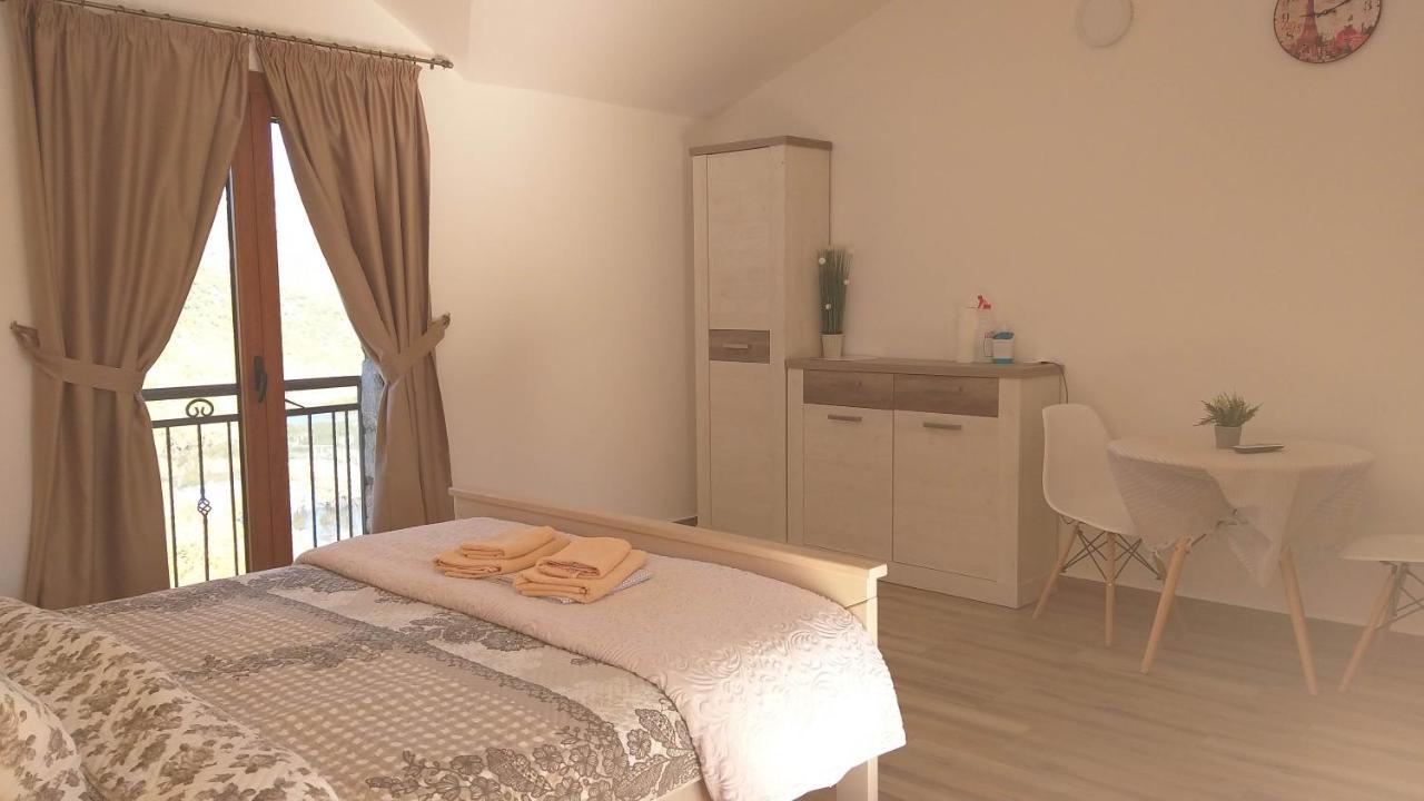 Village House - Novak Rijecani Rijeka Crnojevića 외부 사진